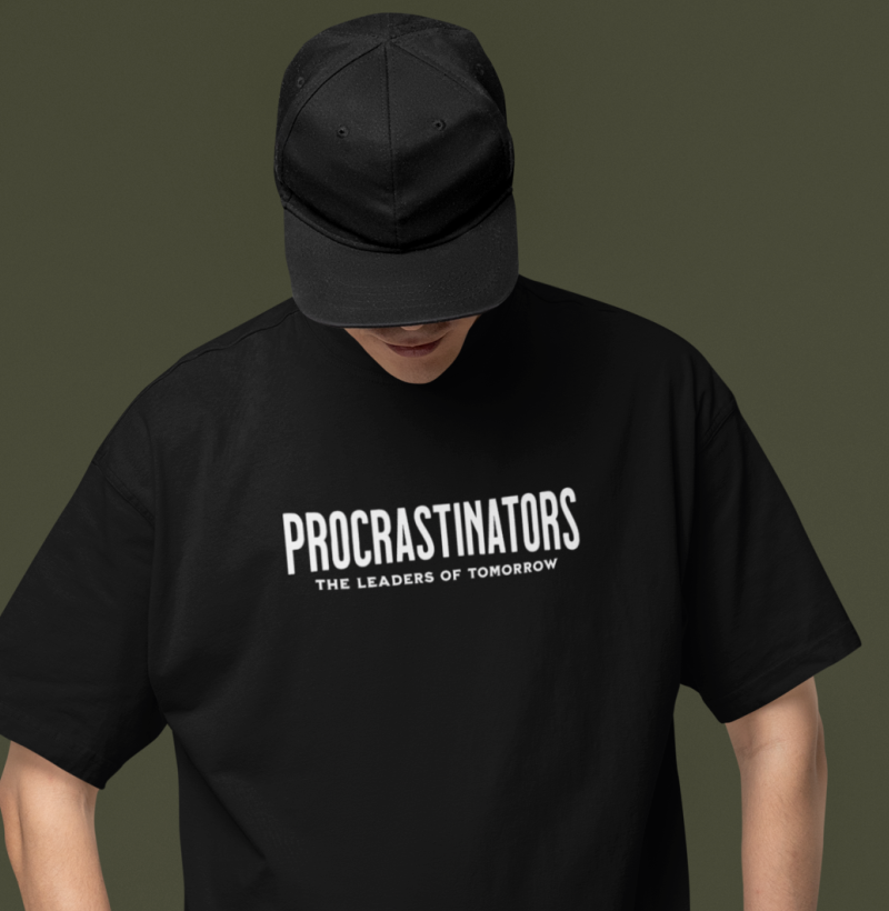 Camiseta Oversized Procrastinators